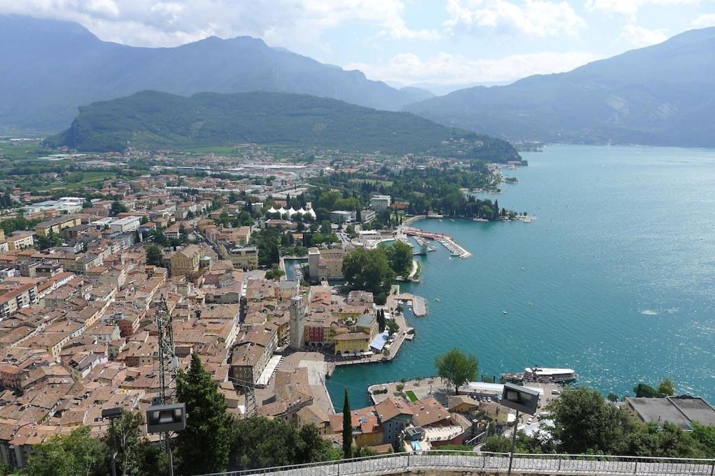 Casa Filippo Large 3 Room Apartment, Close To The Beach, Free Wifi Internet Riva del Garda Eksteriør billede